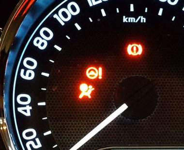 Что делать, если загорелась лампочка SRS Airbag?